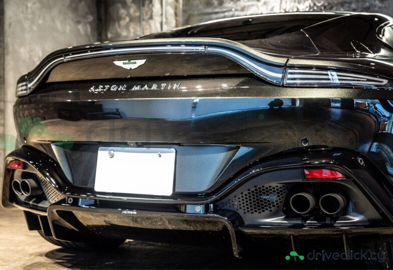 Aston Martin Vantage Зеленый