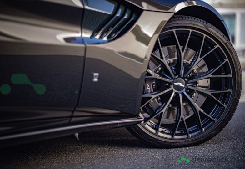 Aston Martin Vantage Зеленый