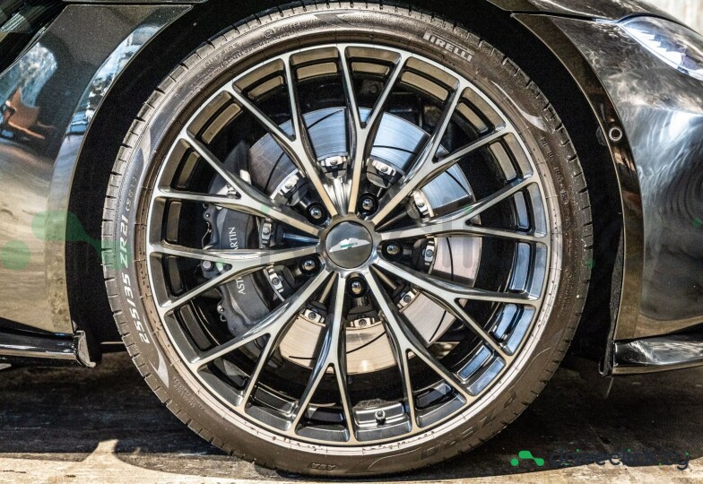 Aston Martin Vantage Зеленый