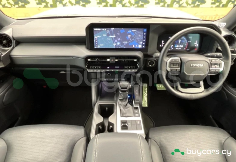 Toyota Land Cruiser 250 Белый