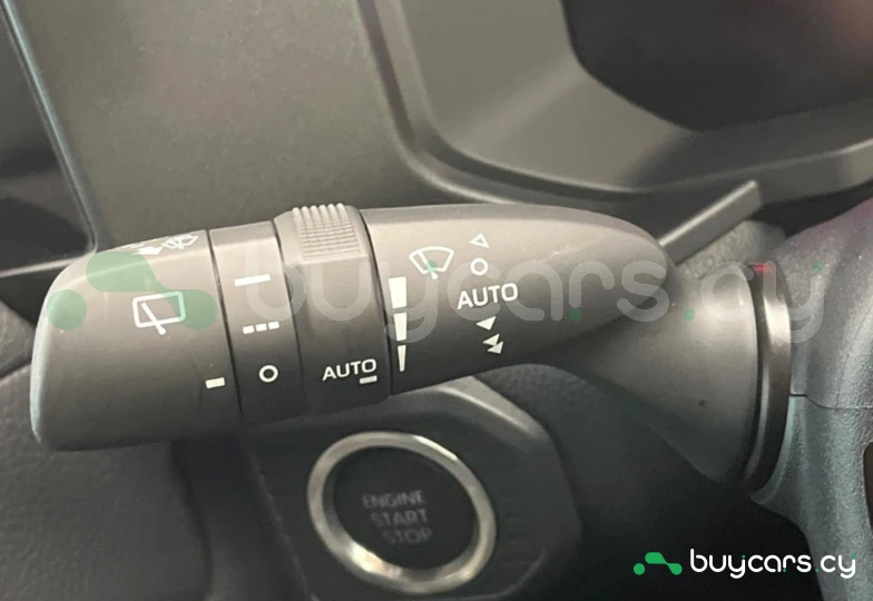 Toyota Land Cruiser 250 Белый