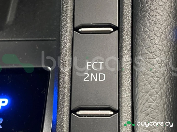 Toyota Land Cruiser 250 Белый