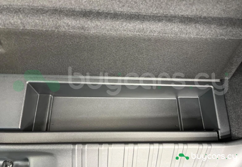 Toyota Land Cruiser 250 Белый