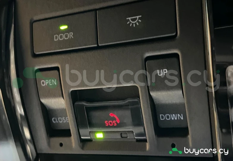 Toyota Land Cruiser 250 Белый