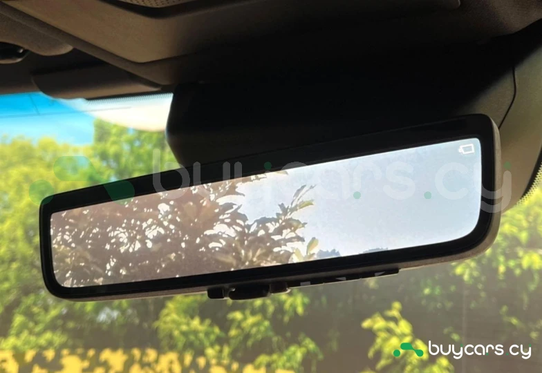 Toyota Land Cruiser 250 Белый