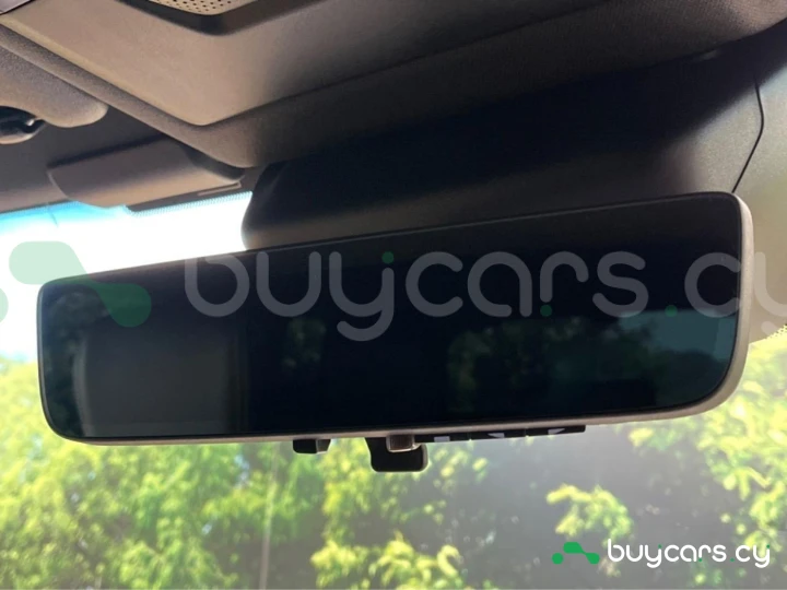 Toyota Land Cruiser 250 Белый