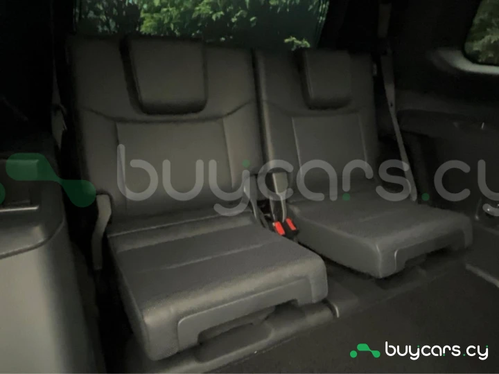 Toyota Land Cruiser 250 Белый