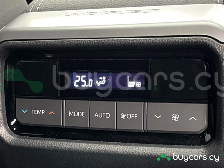 Toyota Land Cruiser 250 Белый