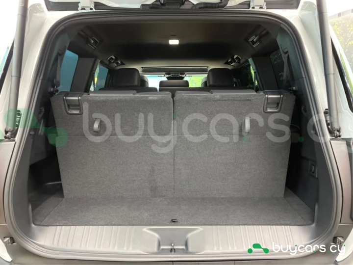 Toyota Land Cruiser 250 Белый