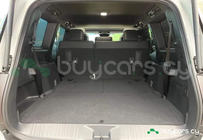 Toyota Land Cruiser 250 Белый