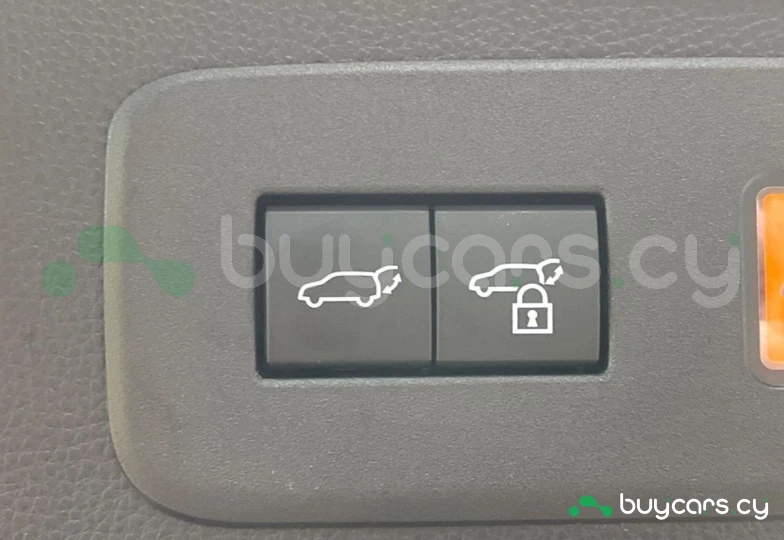 Toyota Land Cruiser 250 Белый