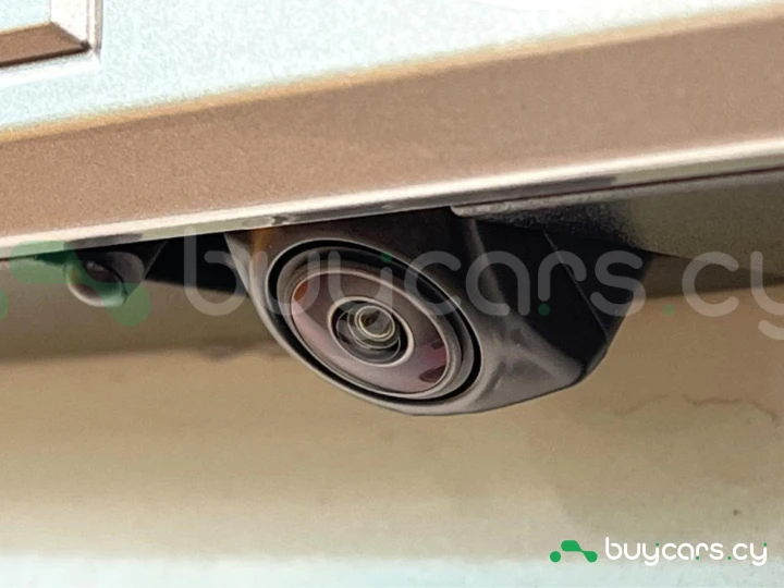 Toyota Land Cruiser 250 Белый