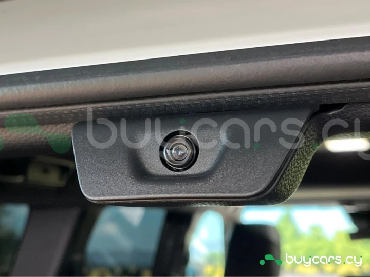 Toyota Land Cruiser 250 Белый