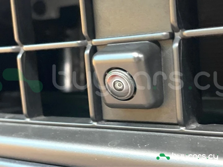 Toyota Land Cruiser 250 Белый