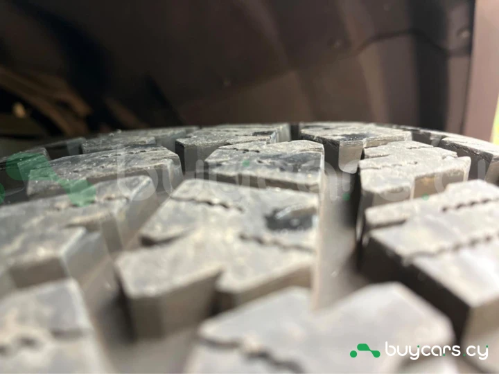 Toyota Land Cruiser 250 Белый