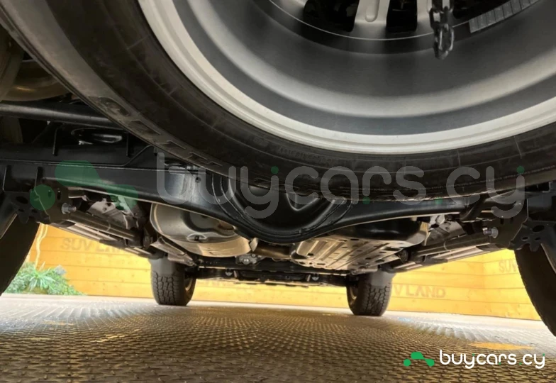 Toyota Land Cruiser 250 Белый