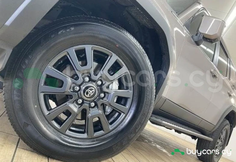 Toyota Land Cruiser 250 Коричневый