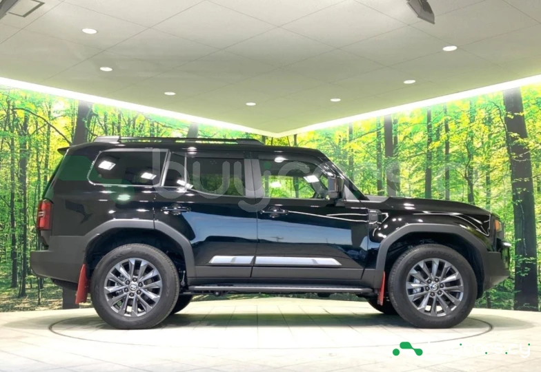 Toyota Land Cruiser Черный