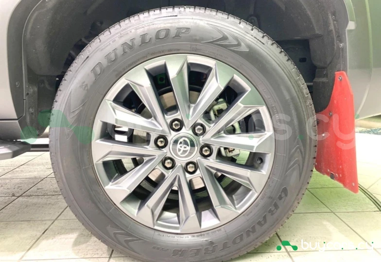 Toyota Land Cruiser Черный