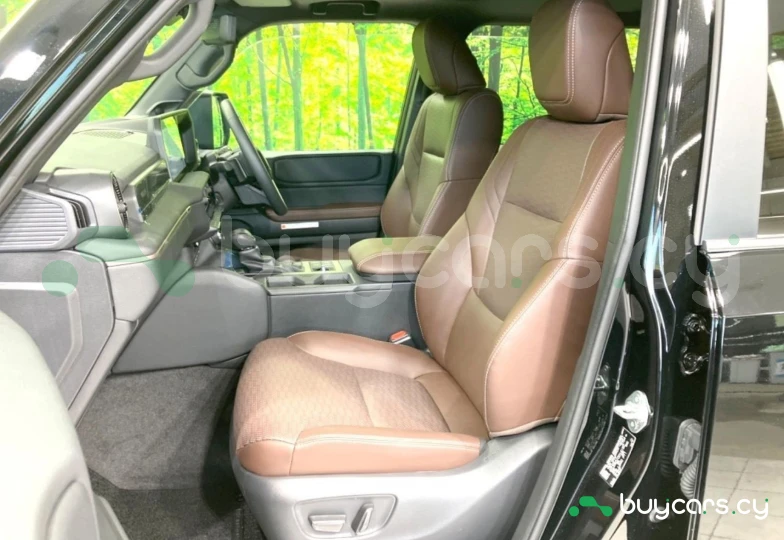 Toyota Land Cruiser Черный