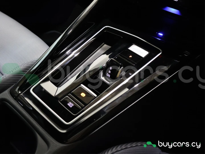 Volkswagen Golf Blue