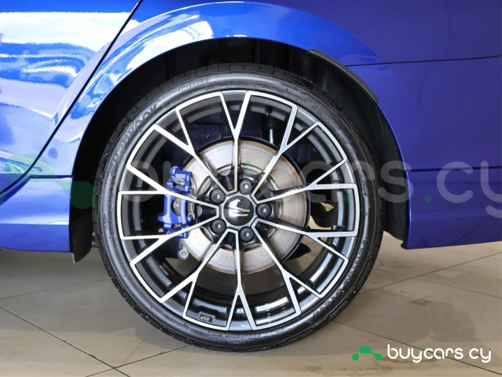 Volkswagen Golf Blue