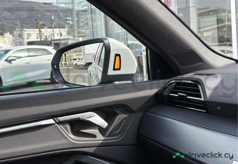 Audi Q3 White