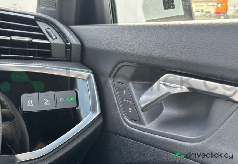 Audi Q3 White