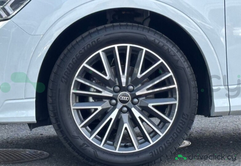 Audi Q3 White