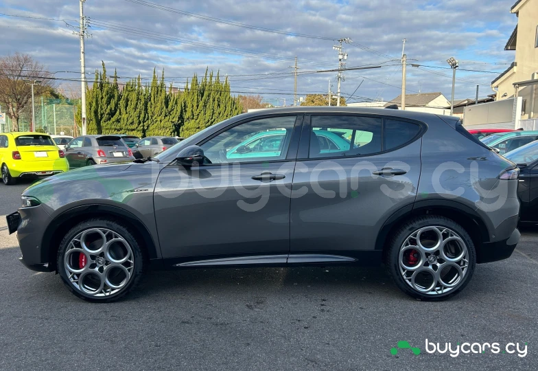 Alfa Romeo Tonale Black