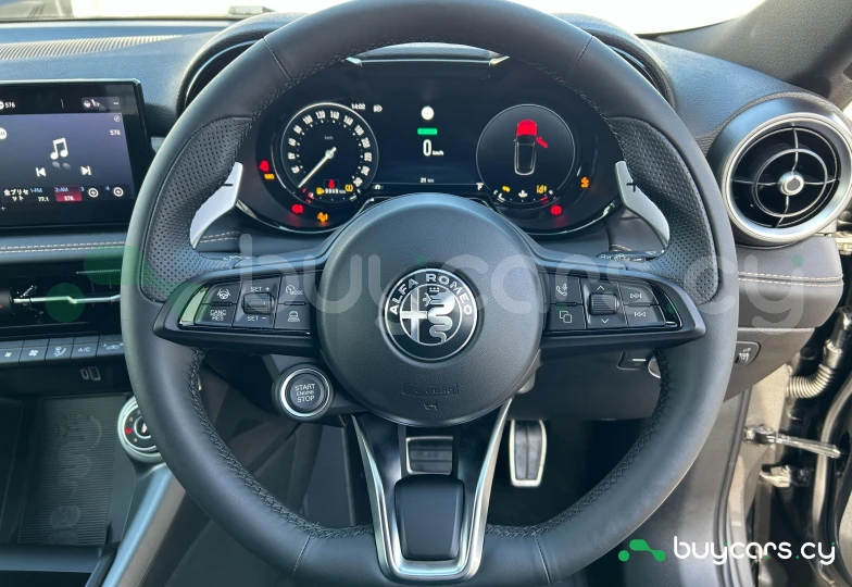 Alfa Romeo Tonale Black