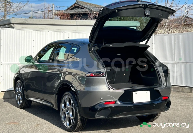 Alfa Romeo Tonale Black