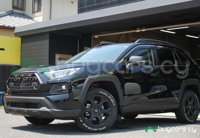 Toyota RAV4 Черный