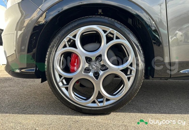 Alfa Romeo Tonale Black