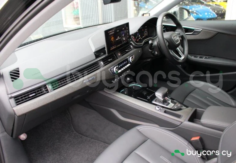 Audi A4 Черный