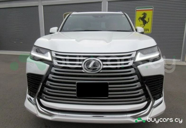 Lexus LX Белый