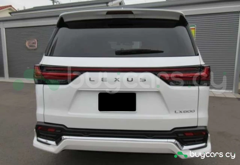 Lexus LX Белый