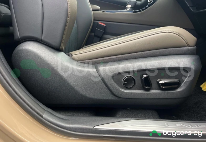 Lexus NX Бежевый