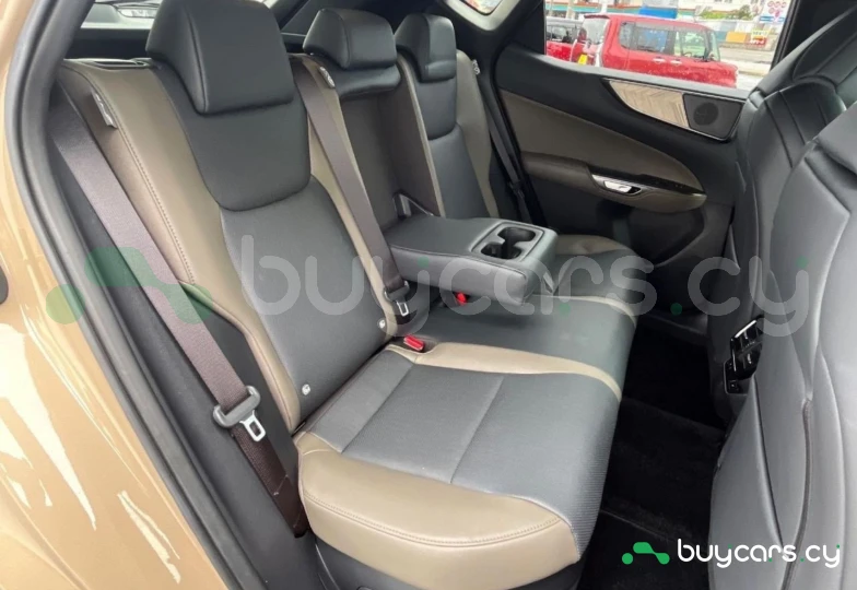 Lexus NX Бежевый