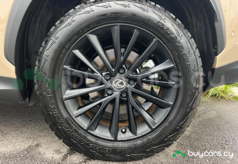 Lexus NX Бежевый