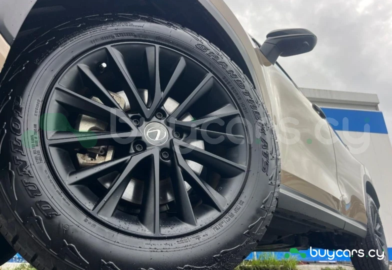 Lexus NX Бежевый