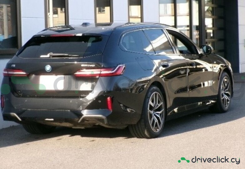 BMW i5 Black