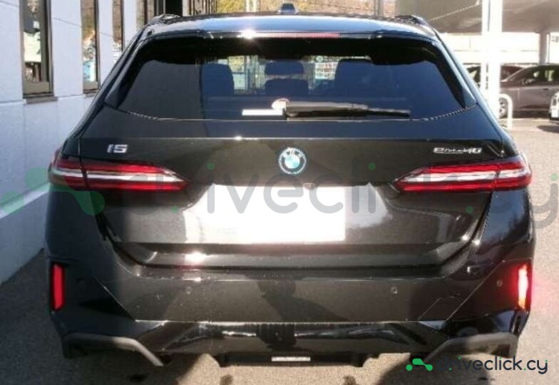 BMW i5 Black
