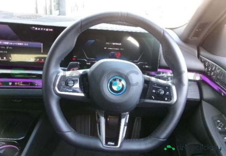 BMW i5 Black