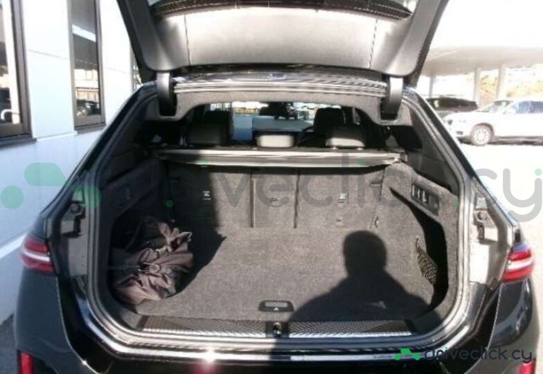BMW i5 Black