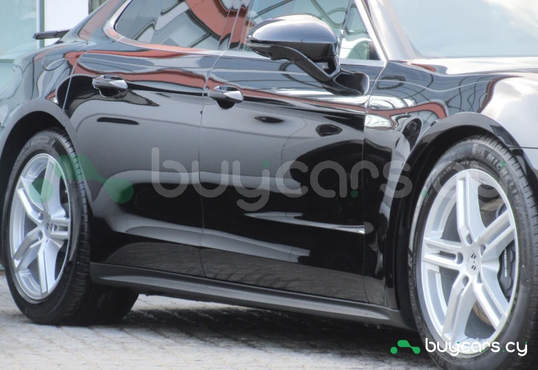 Porsche Panamera Черный