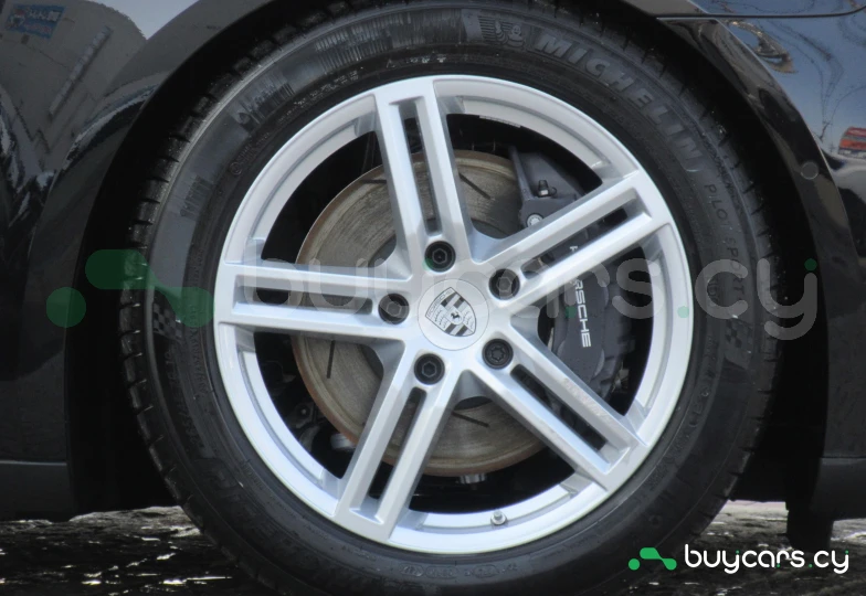 Porsche Panamera Черный