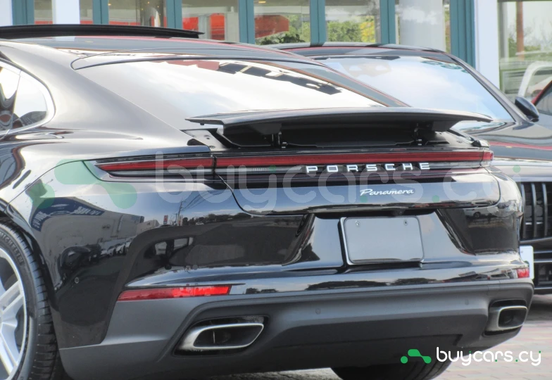 Porsche Panamera Черный