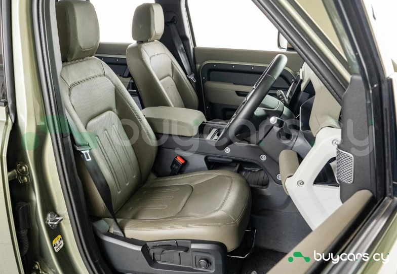 Land Rover Defender Зеленый