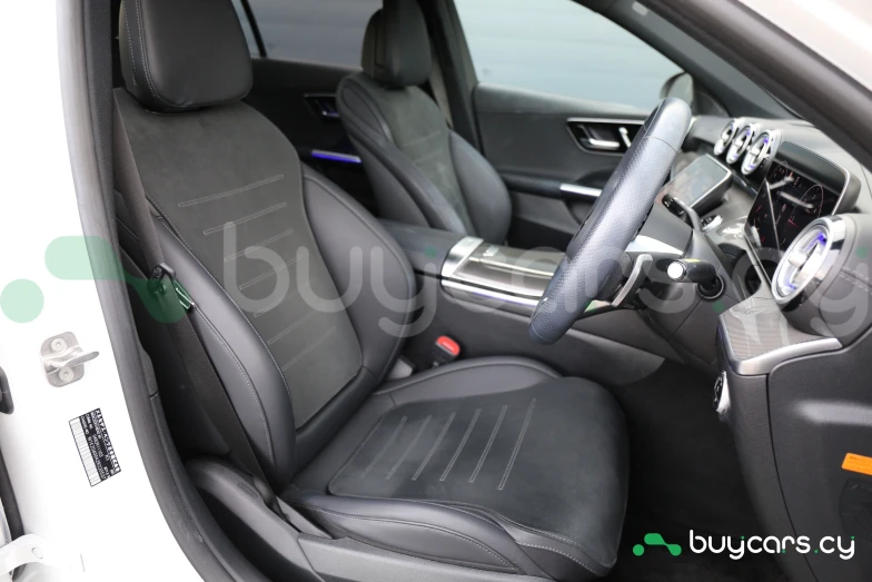 Mercedes C-class Белый